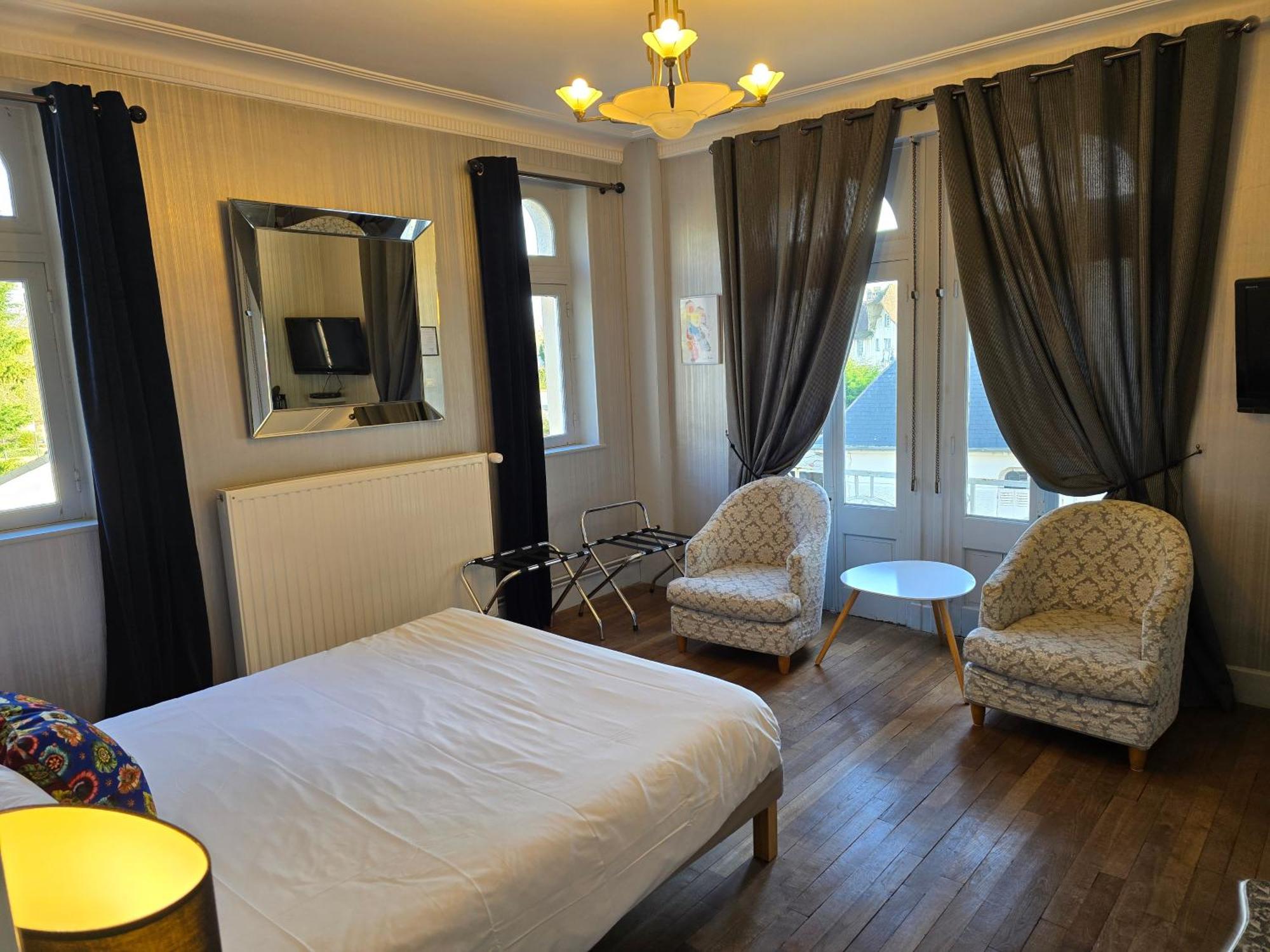 Couette-café Le Castel 2*